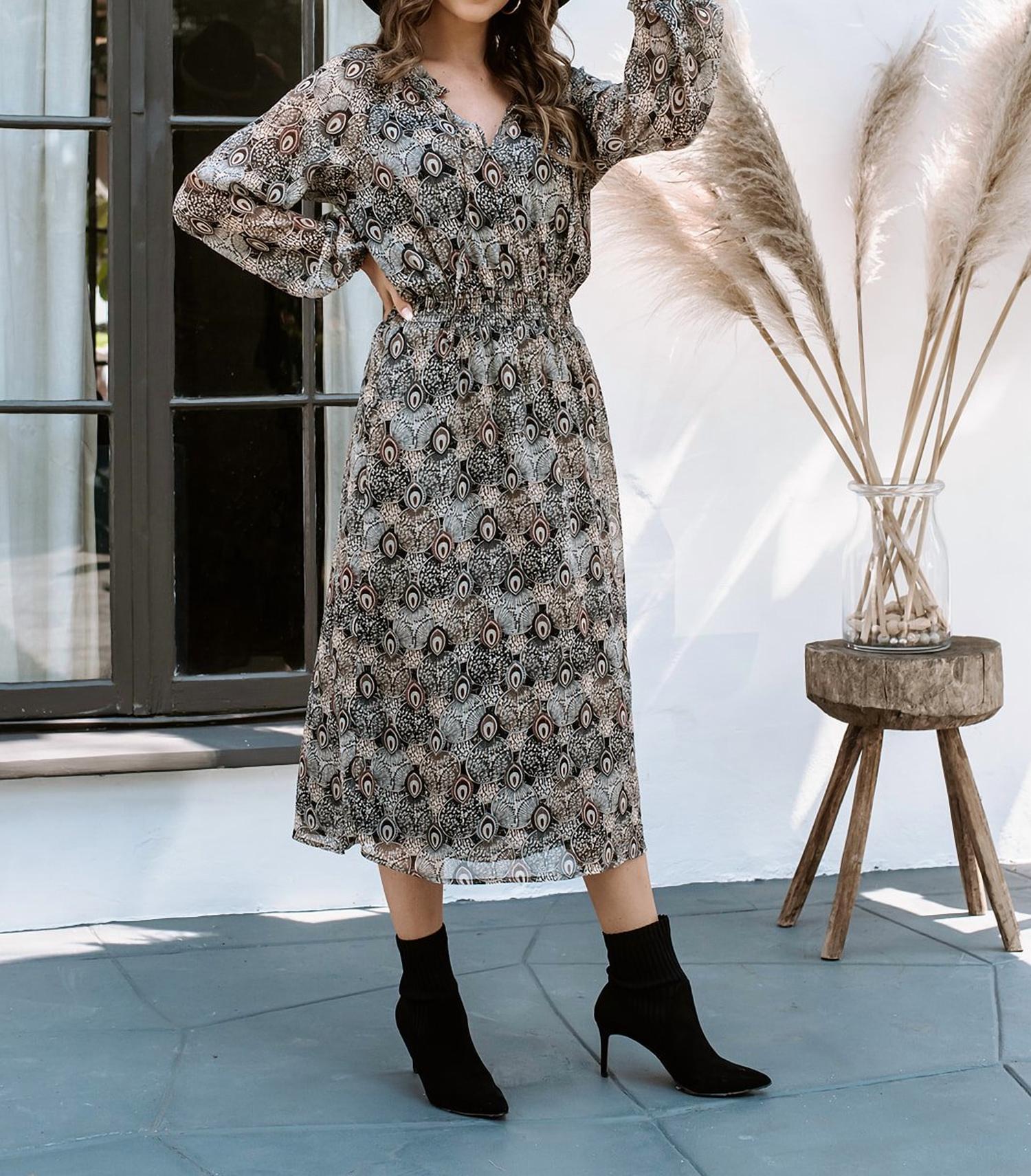 Платье миди Catia Peacock из шифона со сборками и принтом в виде перьев Veronica M, цвет feather print
Платье миди Catia Peacock из шифона со сборками и принтом в виде перьев Veronica M, цвет feather print