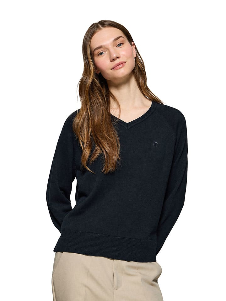 Свитер черного цвета Polo Club
Свитер черного цвета Polo Club