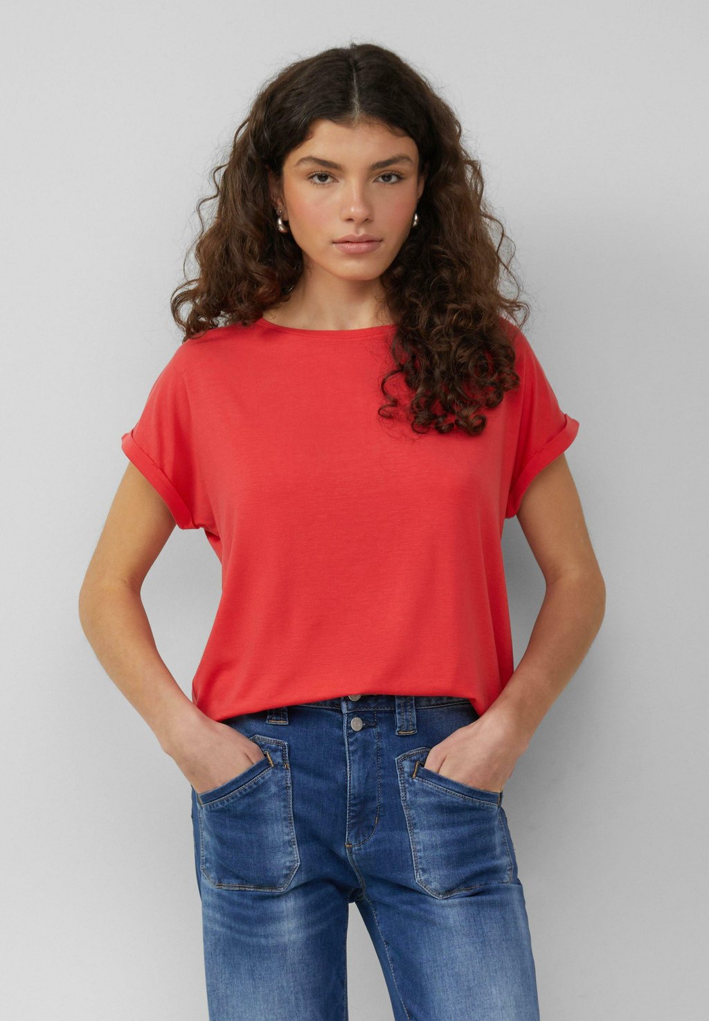 Базовая футболка QS, красный
Базовая футболка QS, красный