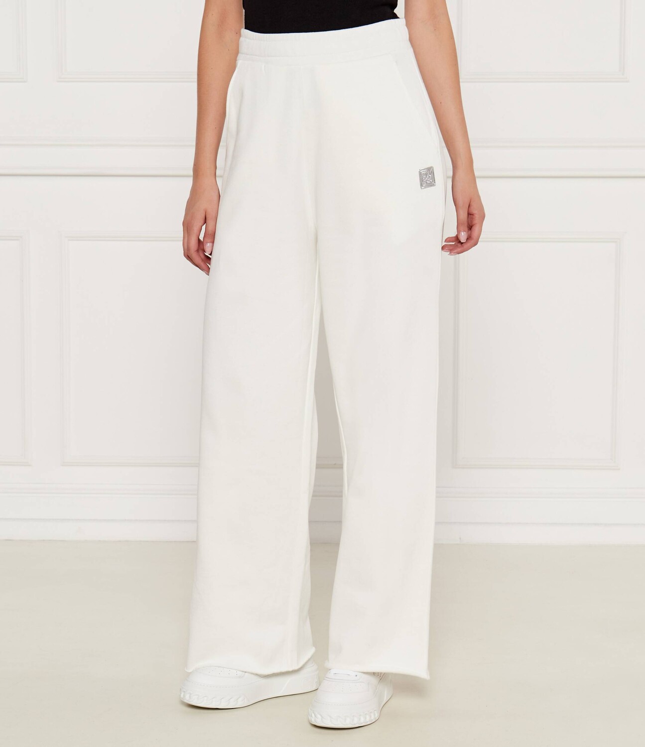 Спортивные брюки HUGO Nasueda Relaxed fit, белый
Спортивные брюки HUGO Nasueda Relaxed fit, белый