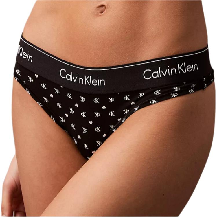 Calvin Klein Женские стринги 1 упаковка черные
Calvin Klein Женские стринги 1 упаковка черные