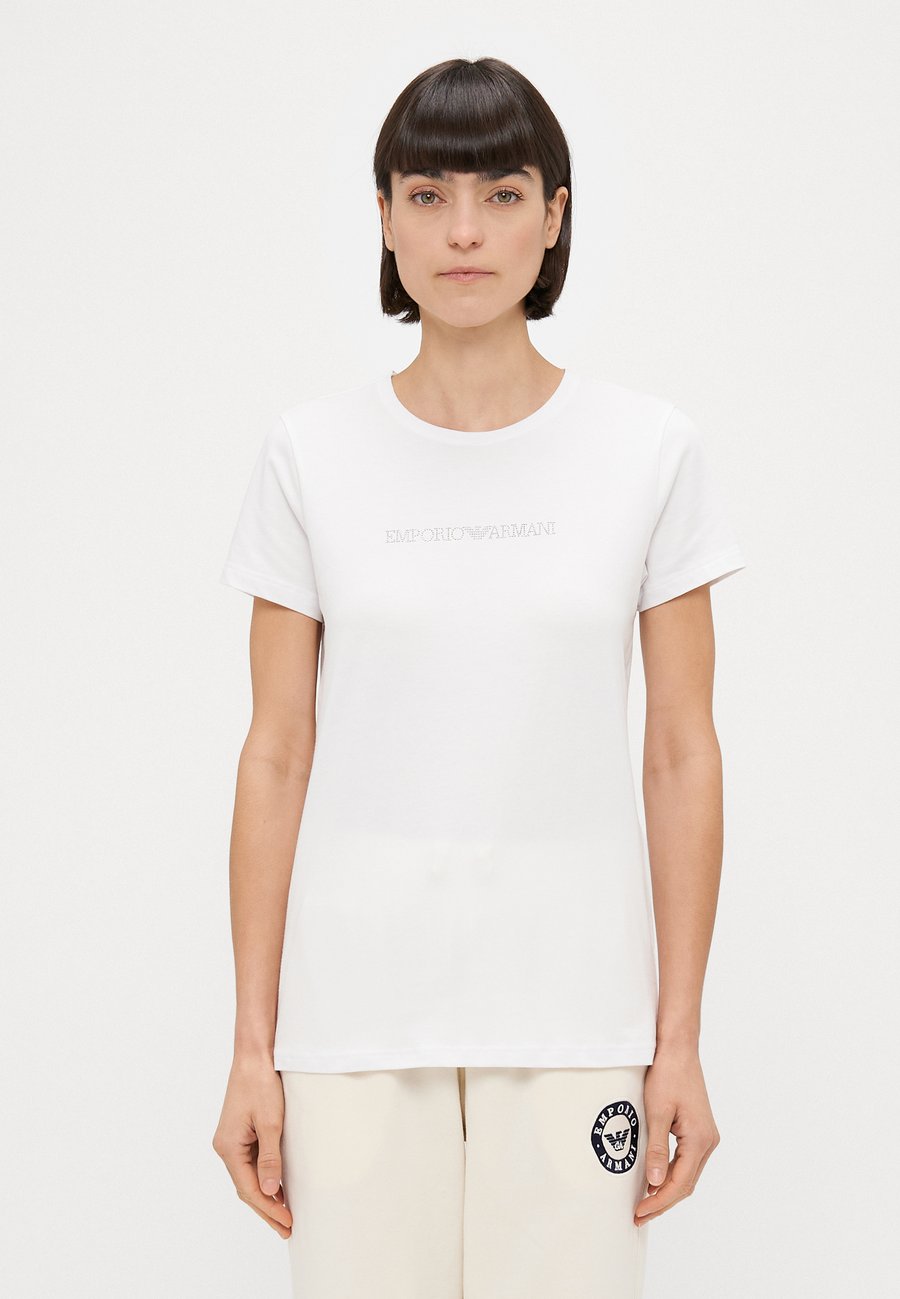 Пижамный топ Emporio Armani CREW NECK, White
Пижамный топ Emporio Armani CREW NECK, White