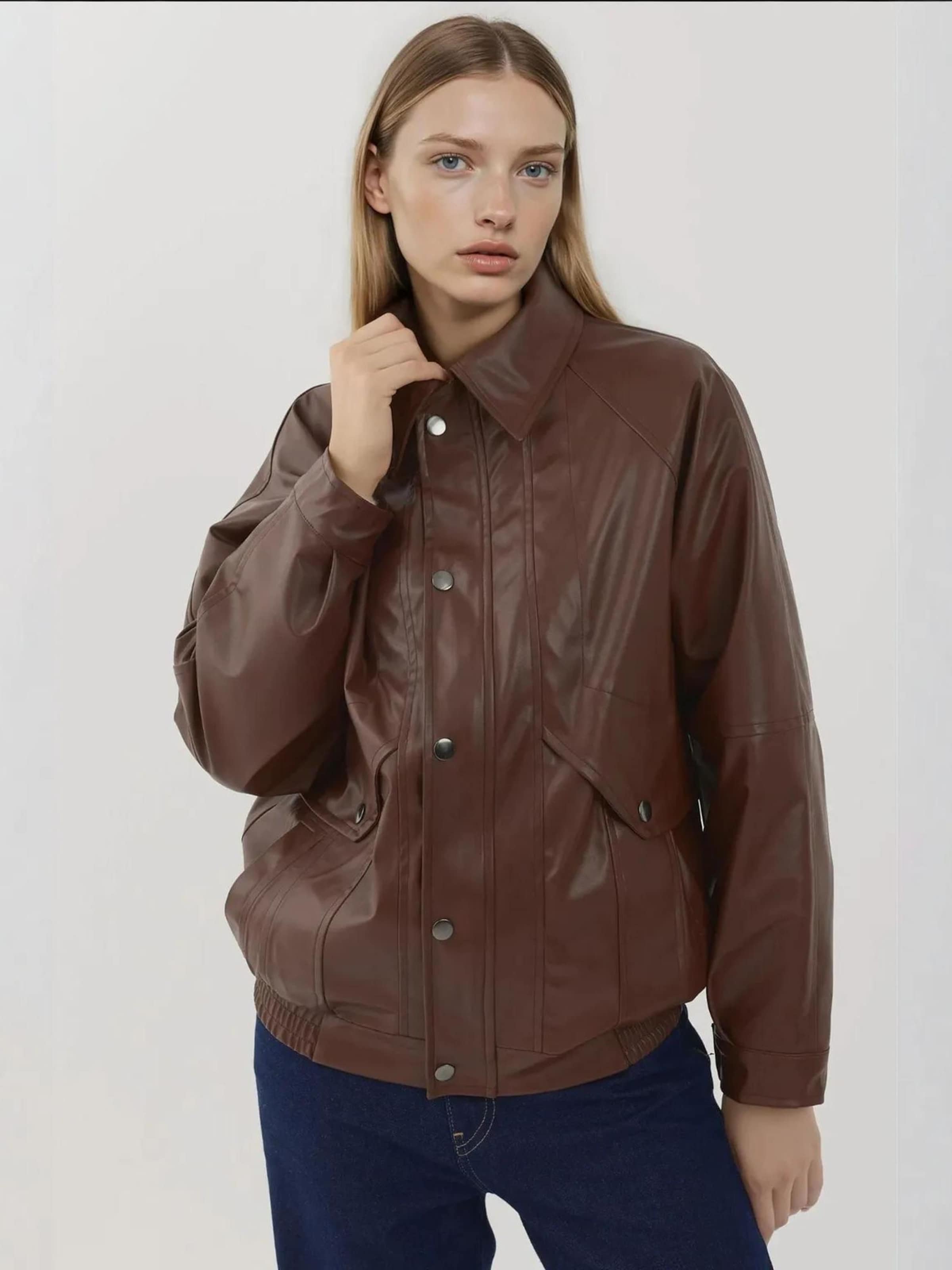 Hiccup Куртка для межсезонья в каштаново-коричневом цвете
Hiccup Куртка для межсезонья в каштаново-коричневом цвете