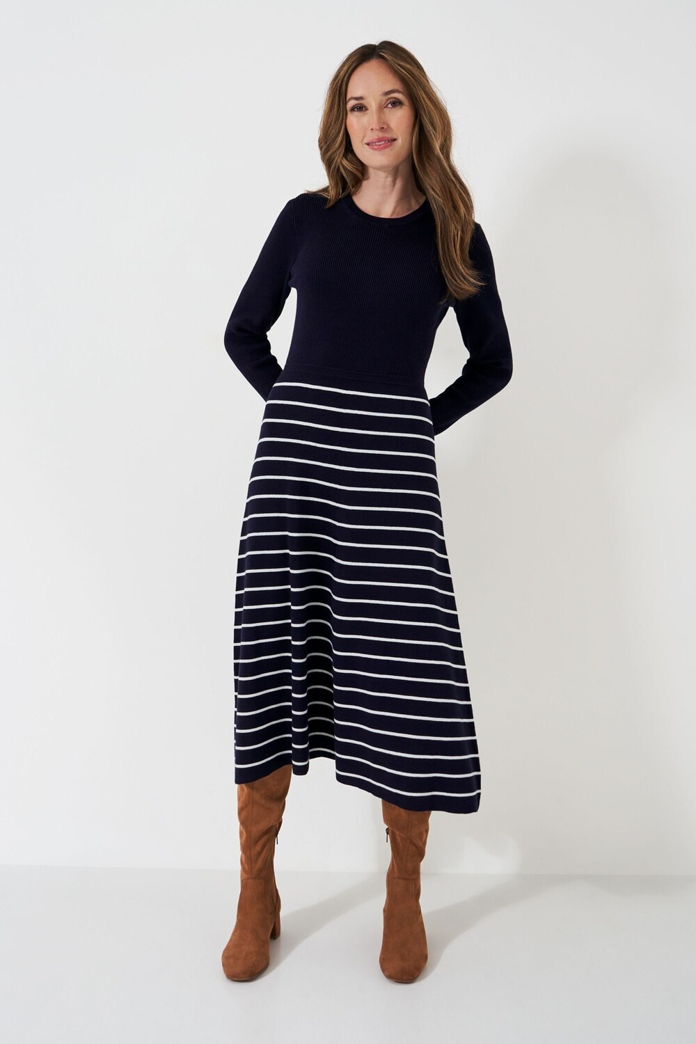 Трикотажное платье облегающего кроя с расклешенной юбкой Crew Clothing Company, синий
Трикотажное платье облегающего кроя с расклешенной юбкой Crew Clothing Company, синий