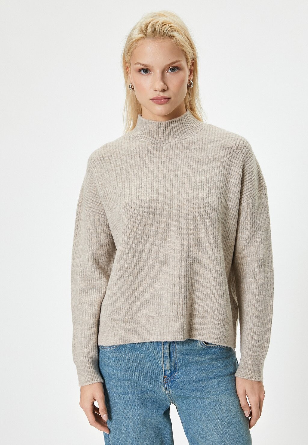 Джемпер BASIC Koton, светло-коричневый
Джемпер BASIC Koton, светло-коричневый