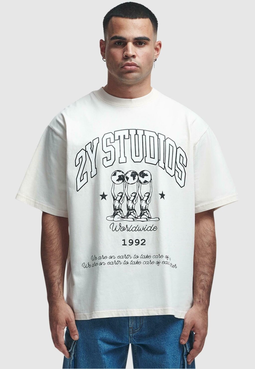 Футболка с принтом Globus 2Y Studios, цвет off white
Футболка с принтом Globus 2Y Studios, цвет off white
