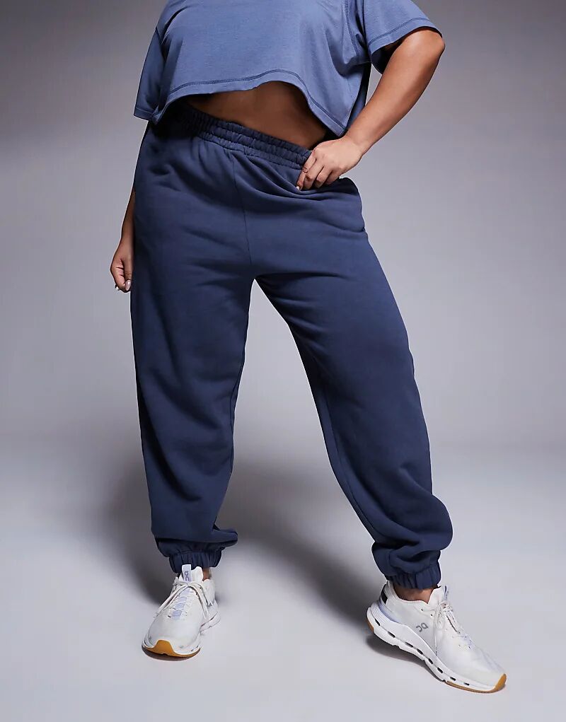 4505 Curve Быстросохнущие плотные тренировочные брюки темно-синего цвета
4505 Curve Быстросохнущие плотные тренировочные брюки темно-синего цвета