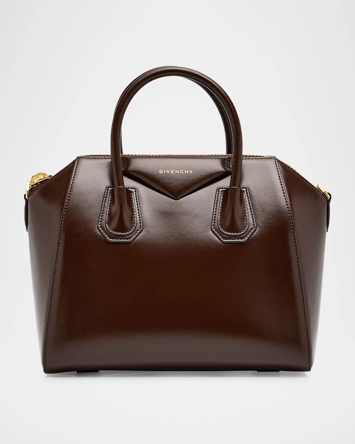 Маленькая кожаная сумка Antigona с верхней ручкой в коробочке Givenchy, цвет Ebony Brown
Маленькая кожаная сумка Antigona с верхней ручкой в коробочке Givenchy, цвет Ebony Brown