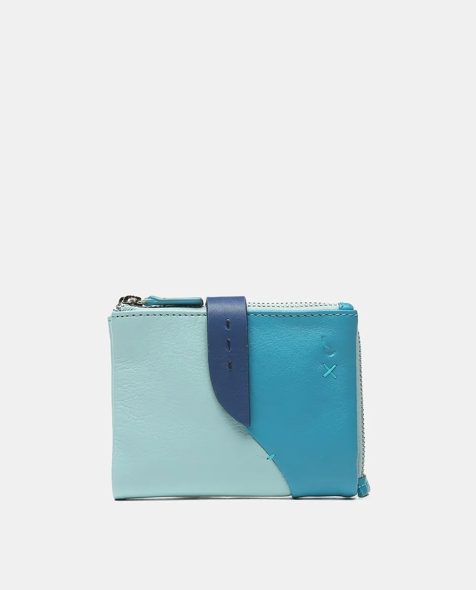 Маленькая кожаная сумка Oceans Diary в голубых тонах Abbacino, синий
Маленькая кожаная сумка Oceans Diary в голубых тонах Abbacino, синий