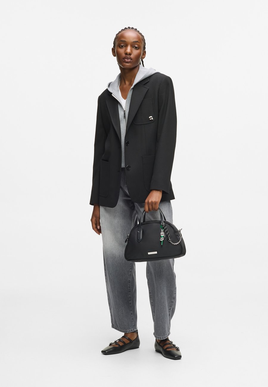 Сумка KARL LAGERFELD IKON , Black
Сумка KARL LAGERFELD IKON , Black