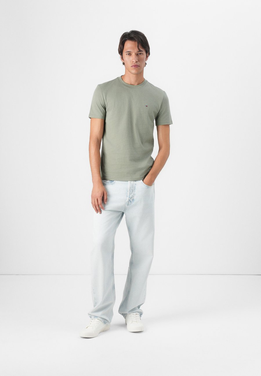 Футболка Tommy Jeans SLIM TEE UNISEX 2 PACK, Ecru/Utility Sage/Black, Черный, Футболка Tommy Jeans SLIM TEE UNISEX 2 PACK, Ecru/Utility Sage/Black
Футболка Tommy Jeans SLIM TEE UNISEX 2 PACK, Ecru/Utility Sage/Black, Черный, Футболка Tommy Jeans SLIM TEE UNISEX 2 PACK, Ecru/Utility Sage/Black