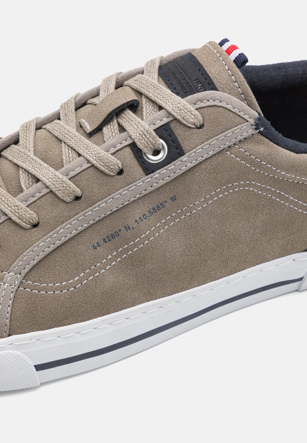 Низкие кроссовки Pier One, серый
Низкие кроссовки Pier One, серый