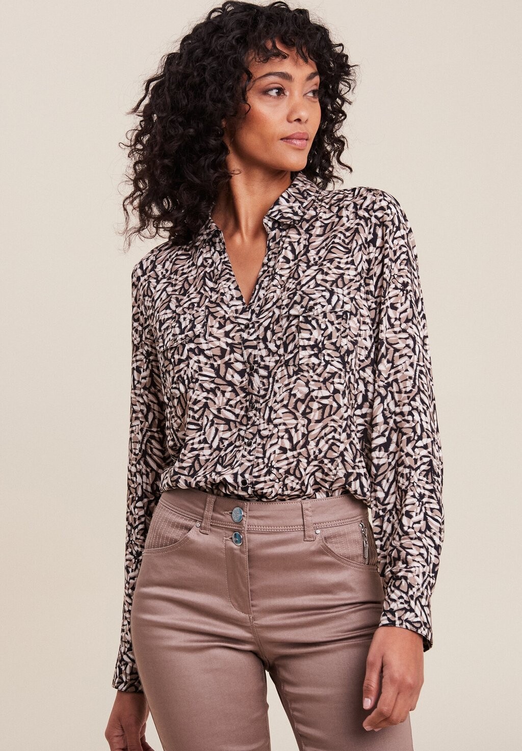 Блузка на пуговицах Breal, светло-коричневый
Блузка на пуговицах Breal, светло-коричневый