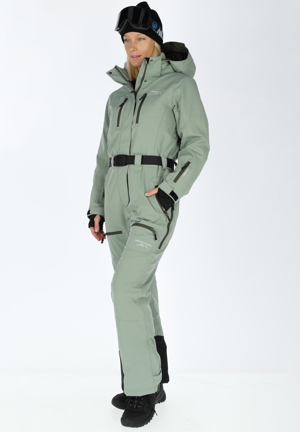 Комбинезон CERVINIA W Swedemount, цвет seaweed green dk olive
Комбинезон CERVINIA W Swedemount, цвет seaweed green dk olive