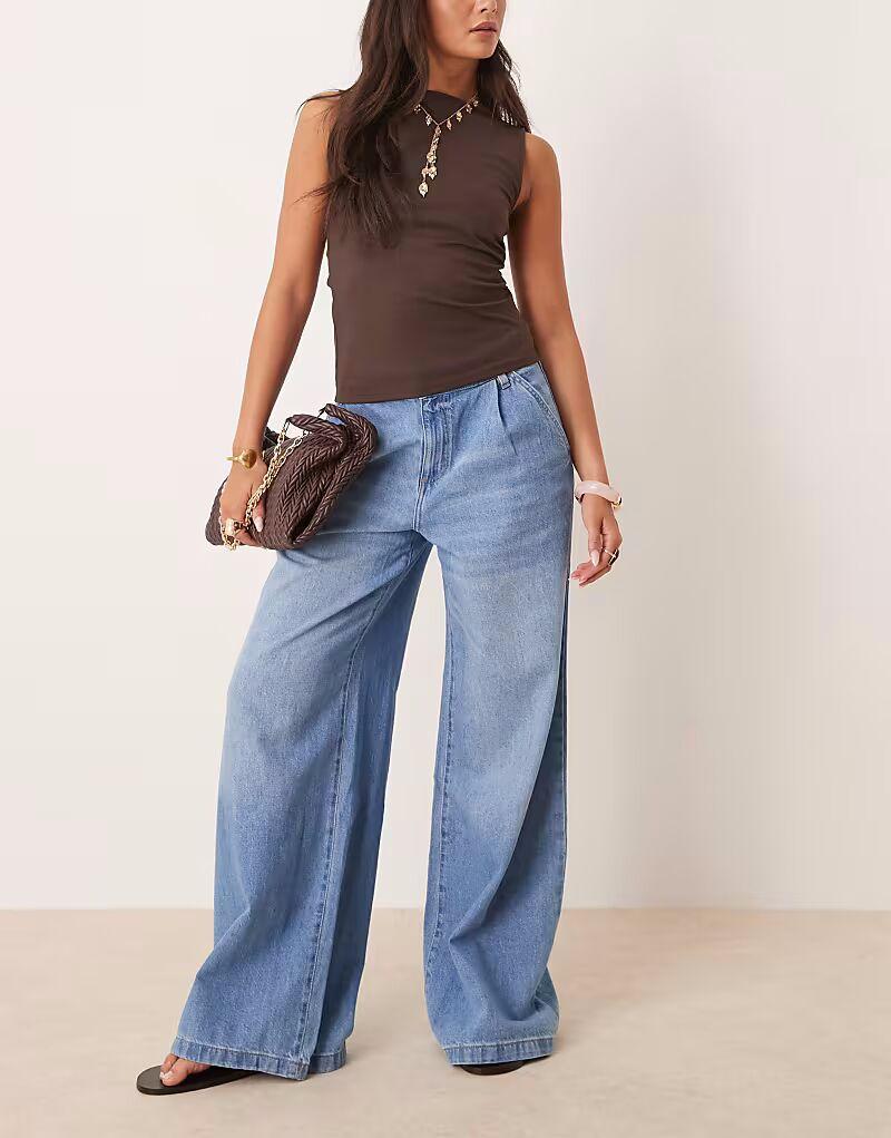 Джинсы прямого кроя Mango со складками спереди, светло-голубого цвета
Джинсы прямого кроя Mango со складками спереди, светло-голубого цвета