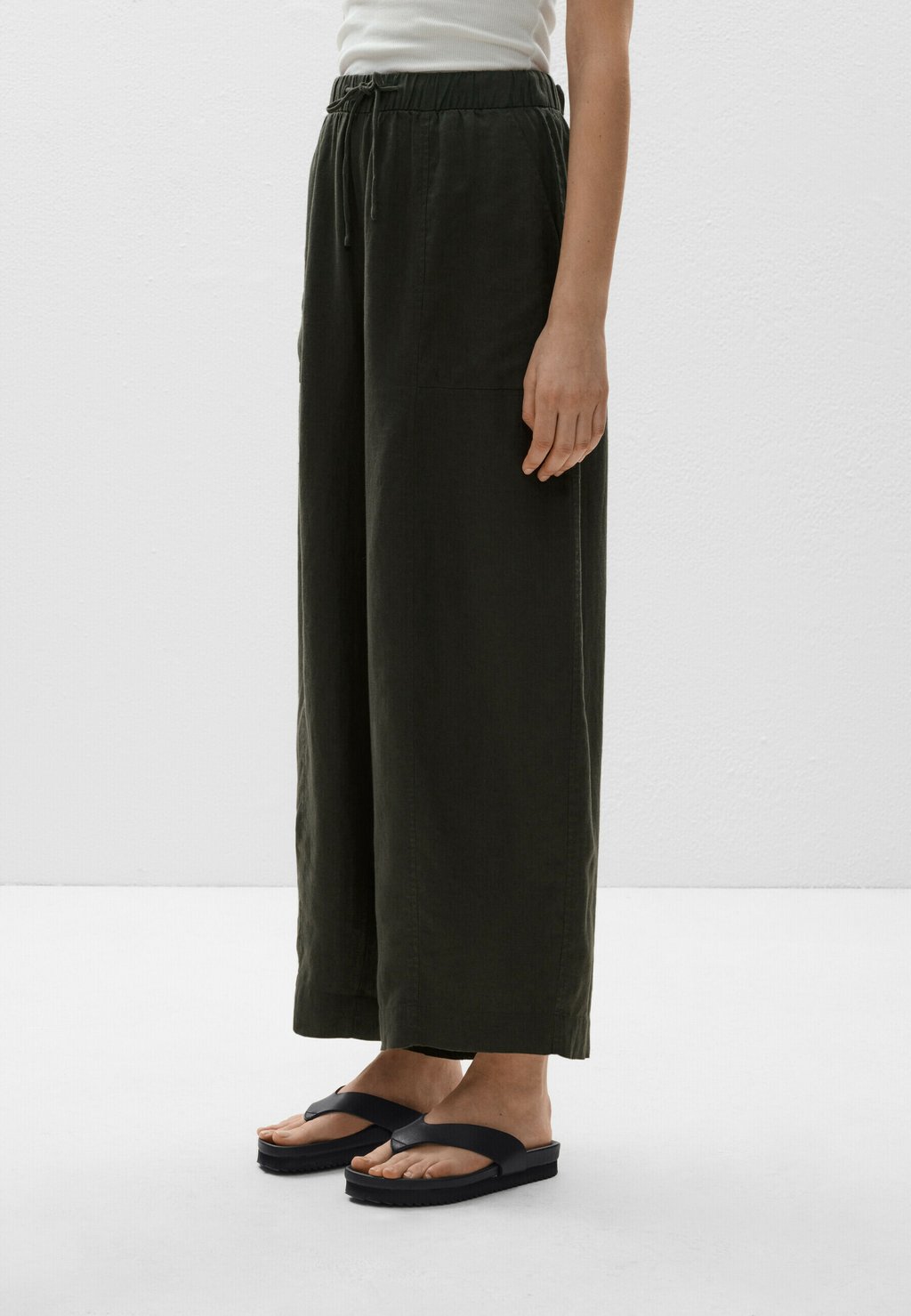 Брюки LINEN BARREL OYSHO, темно-серый
Брюки LINEN BARREL OYSHO, темно-серый