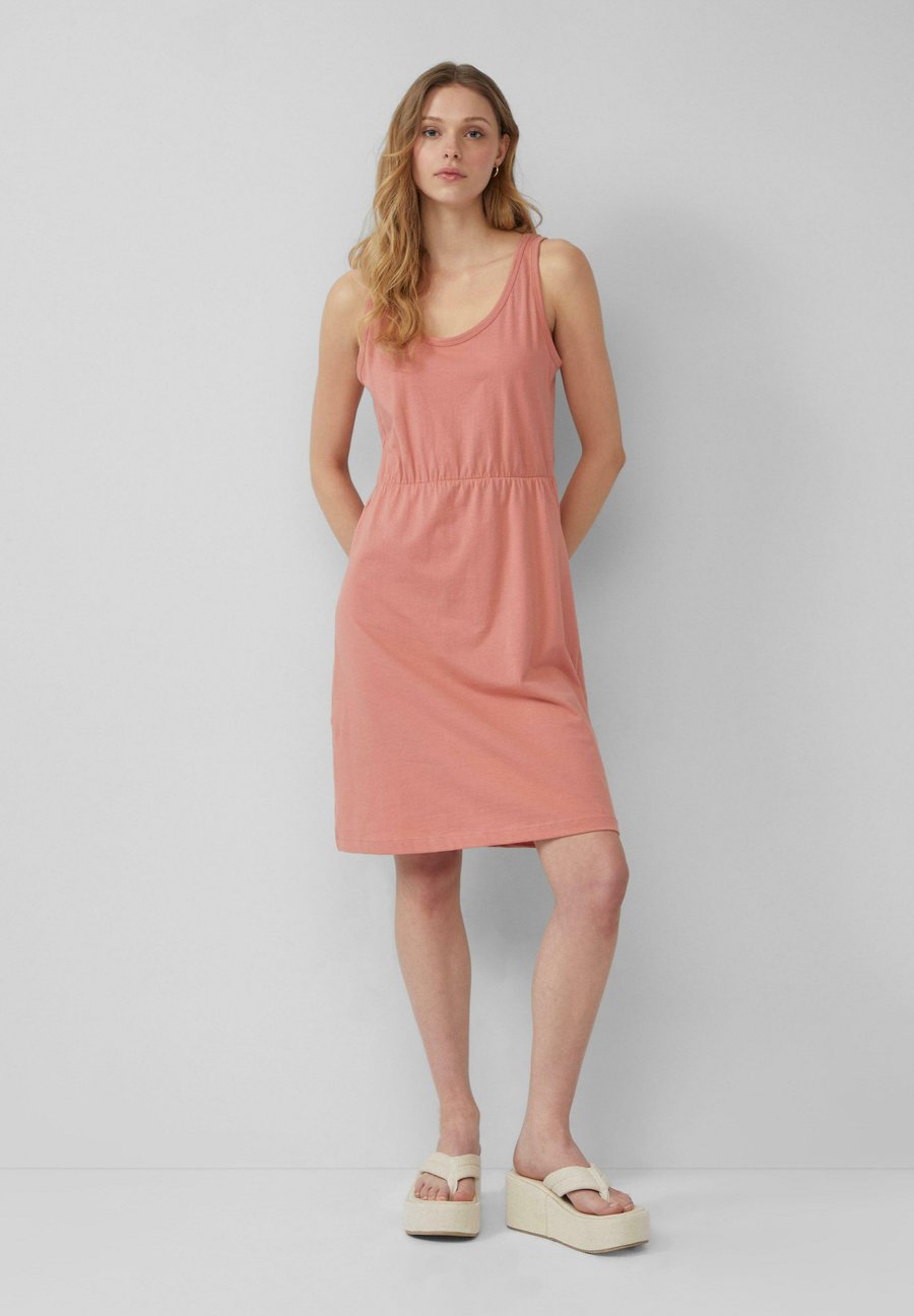 Платье QS Jersey dress, Papaya/Salmon
Платье QS Jersey dress, Papaya/Salmon