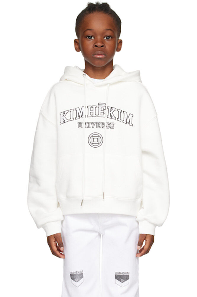 Детская белая толстовка с капюшоном «Вселенная» KIMHĒKIM
Детская белая толстовка с капюшоном «Вселенная» KIMHĒKIM