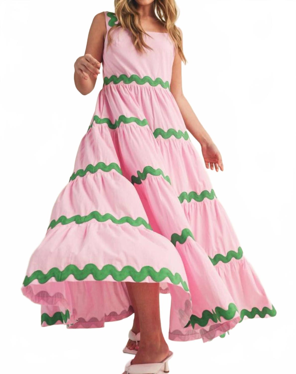 Люси Платье миди с ярусами и отделкой рик-рак в розовом &merci
Люси Платье миди с ярусами и отделкой рик-рак в розовом &merci