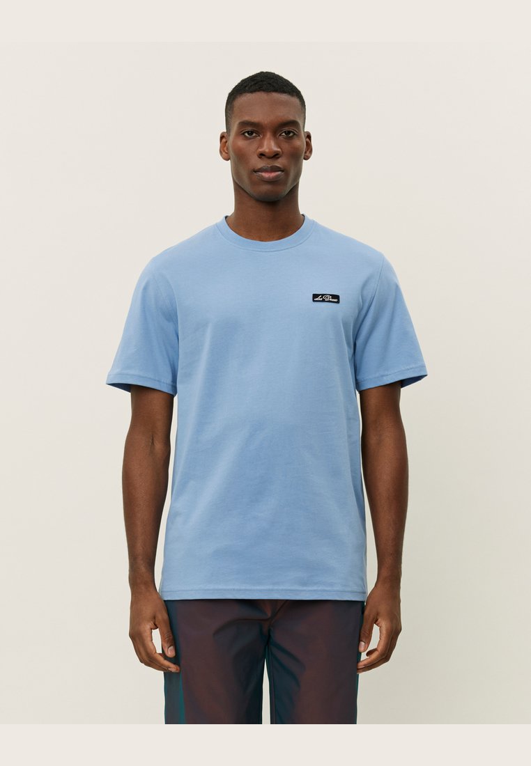 Футболка PATCH Les Deux, светло-голубой
Футболка PATCH Les Deux, светло-голубой