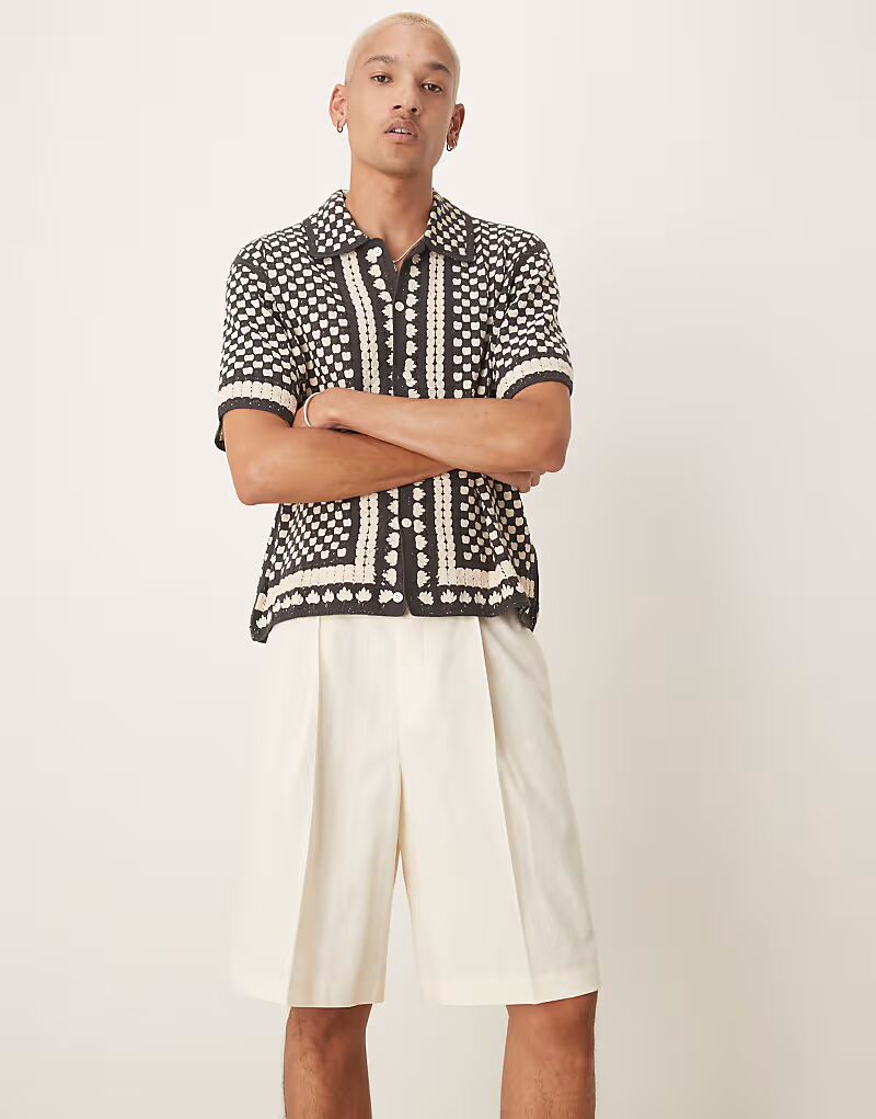 Элегантные шорты-бермуды ASOS DESIGN с желтой текстурой 
Элегантные шорты-бермуды ASOS DESIGN с желтой текстурой