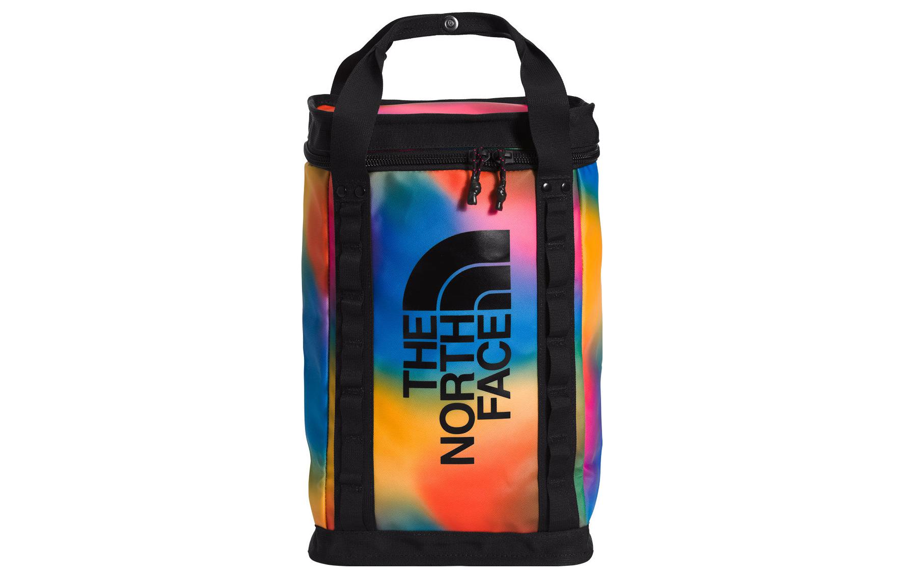 16-литровый рюкзак для активного отдыха из переработанного полиэстера с нейлоном синий градиентный принт и черный унисекс THE NORTH FACE
16-литровый рюкзак для активного отдыха из переработанного полиэстера с нейлоном синий градиентный принт и черный унисекс THE NORTH FACE