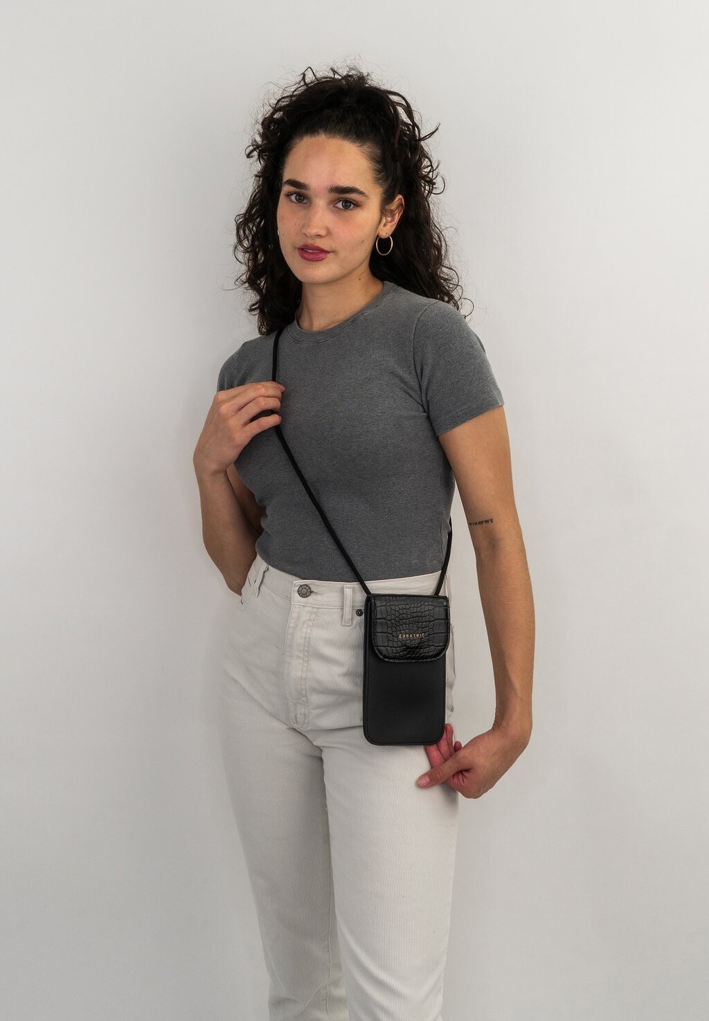 Сумка через плечо AMELIE Expatrié, цвет schwarz kroko
Сумка через плечо AMELIE Expatrié, цвет schwarz kroko