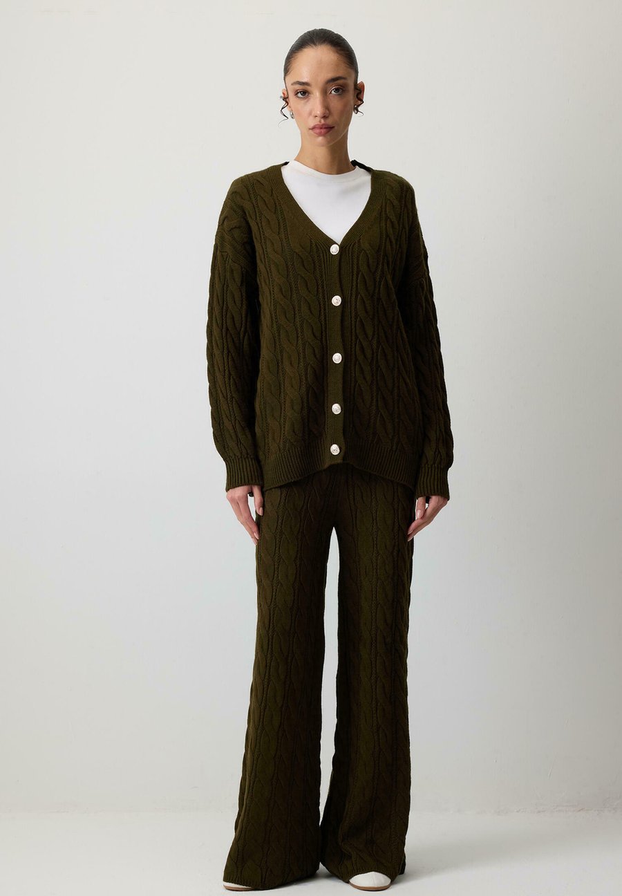 Кардиган Touché Privé SET, Khaki/Khaki
Кардиган Touché Privé SET, Khaki/Khaki