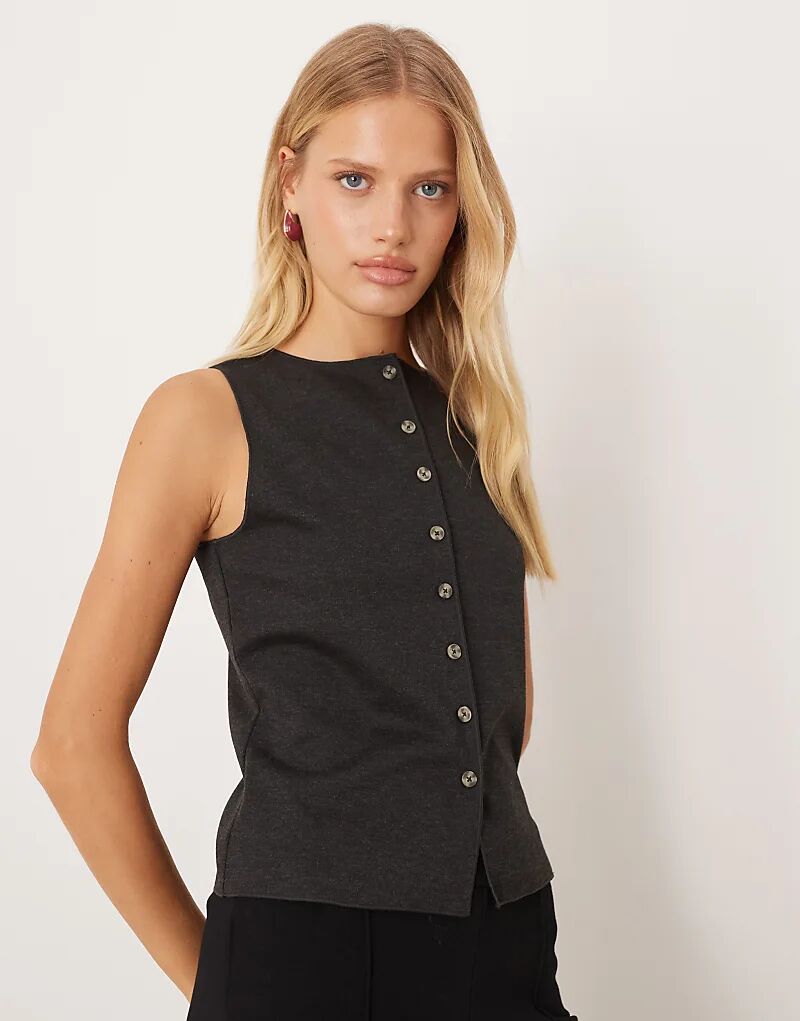 Мягкий жилет Mango с высоким воротником и талией, антрацитового цвета
Мягкий жилет Mango с высоким воротником и талией, антрацитового цвета