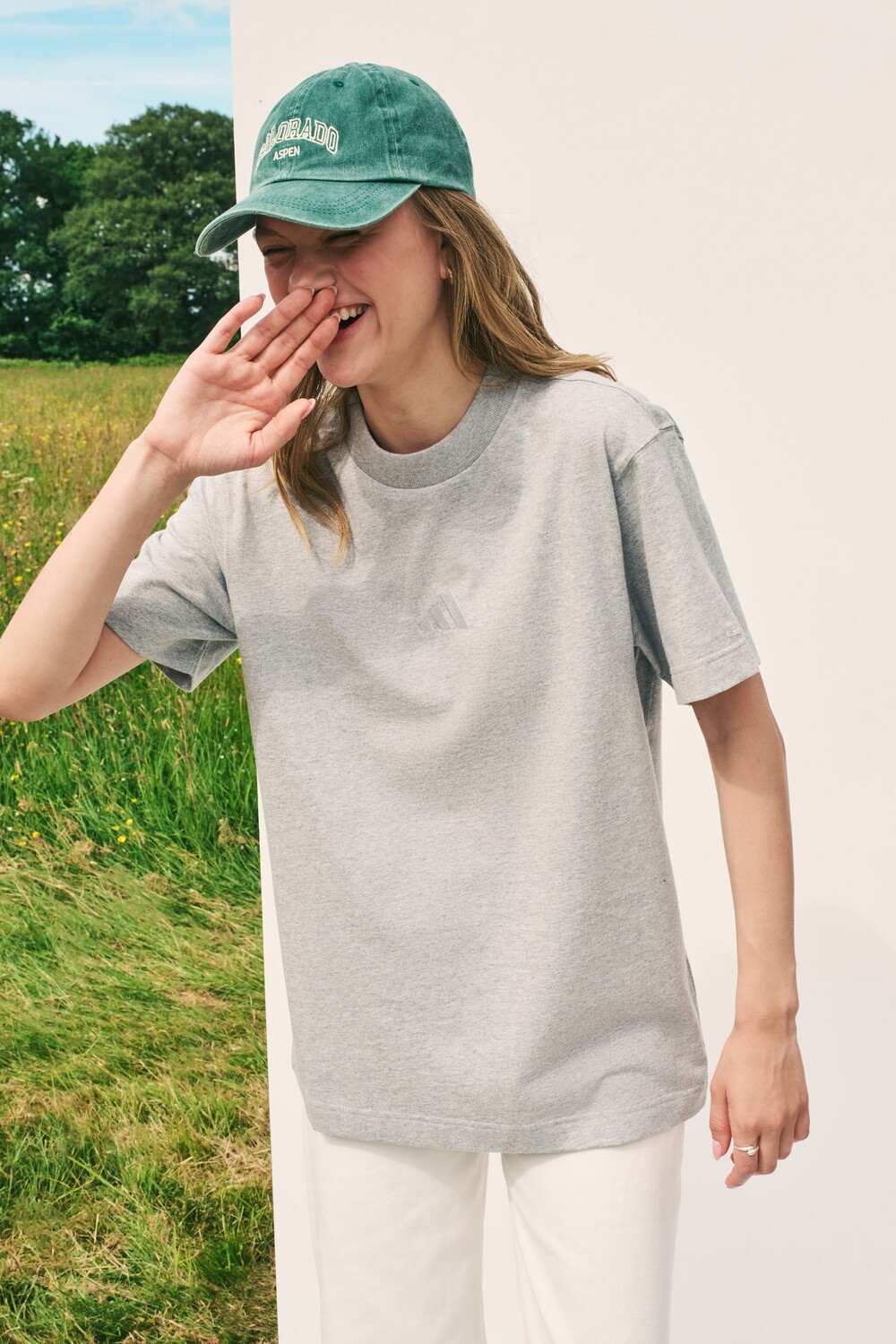 Все szn футболка Adidas, серый
Все szn футболка Adidas, серый