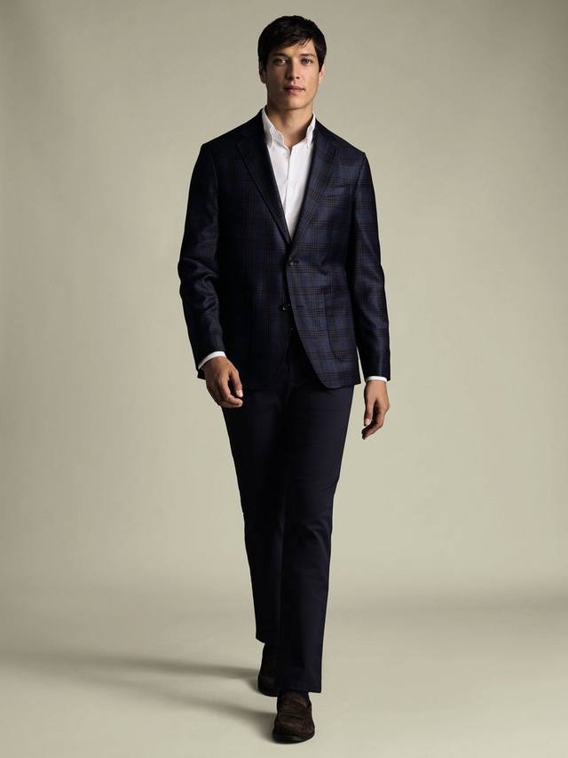 Шерстяной приталенный однобортный блейзер Wool Rich Charles Tyrwhitt, Ink Blue
Шерстяной приталенный однобортный блейзер Wool Rich Charles Tyrwhitt, Ink Blue