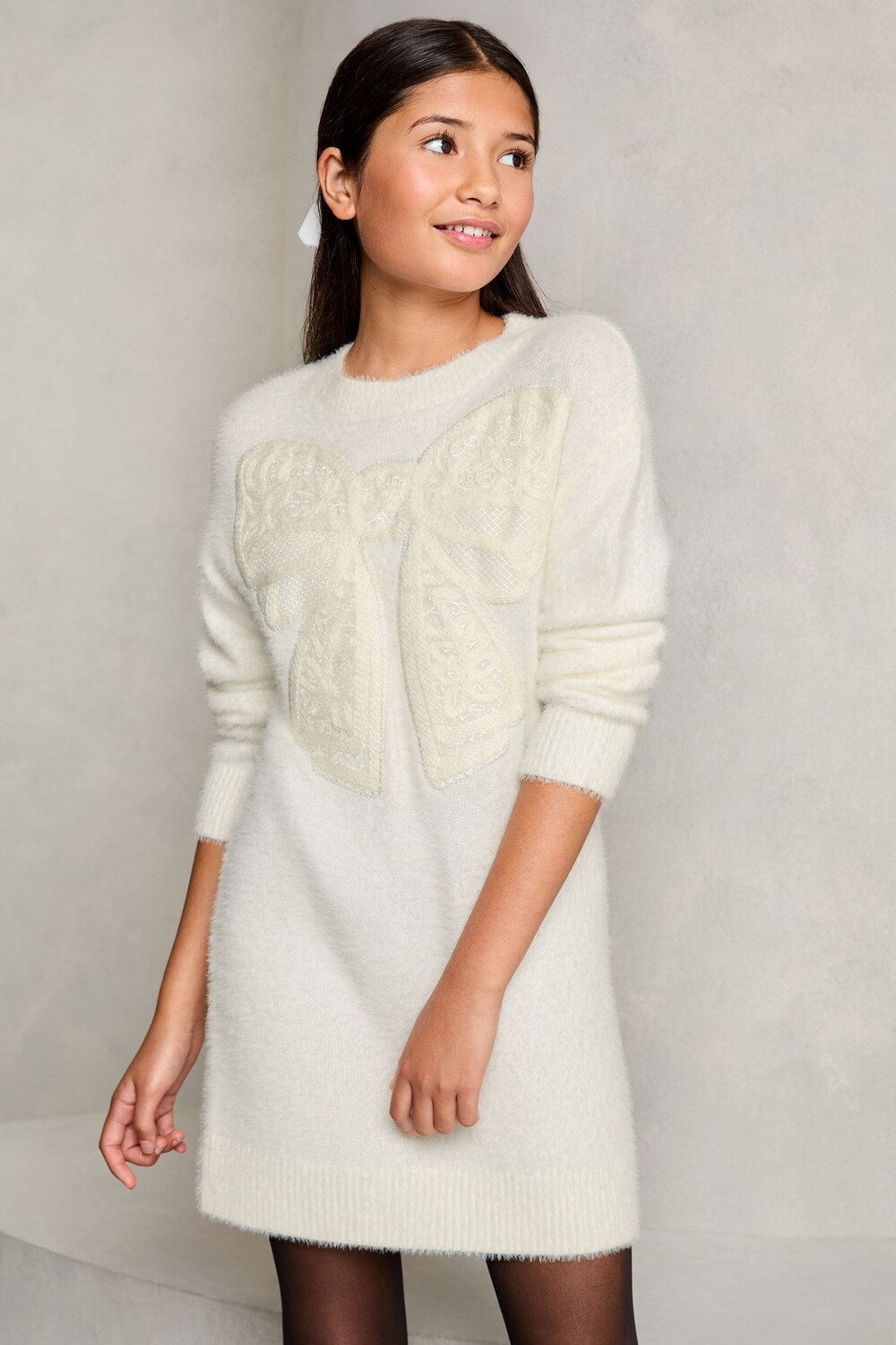 Вязаное платье с вышитым бантом (5 16 лет) Lipsy, белый
Вязаное платье с вышитым бантом (5 16 лет) Lipsy, белый