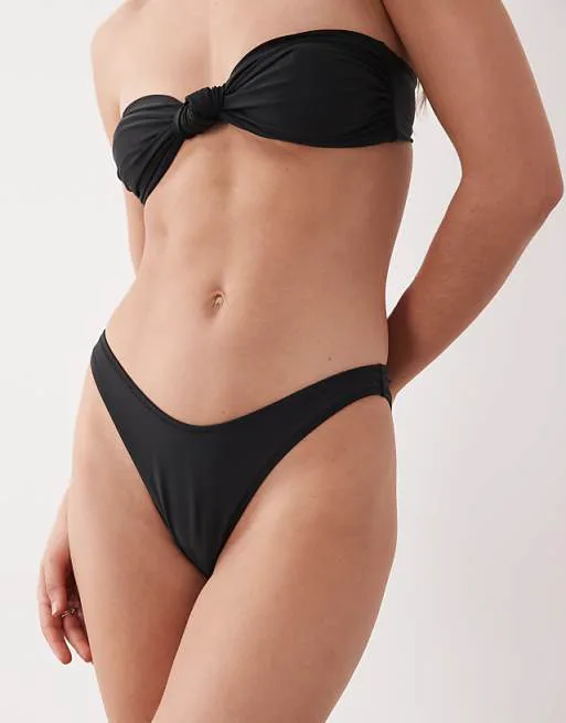 Черные высокие брючки с V-образным вырезом и контрастной отделкой Miss Selfridge, Черный, Черные высокие брючки с V-образным вырезом и контрастной отделкой Miss Selfridge
Черные высокие брючки с V-образным вырезом и контрастной отделкой Miss Selfridge, Черный, Черные высокие брючки с V-образным вырезом и контрастной отделкой Miss Selfridge