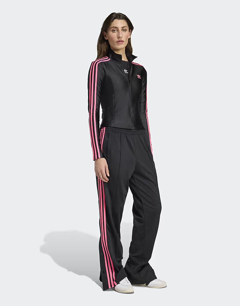 Брюки Adibreak черного и ярко-розового цветов Adidas Originals
Брюки Adibreak черного и ярко-розового цветов Adidas Originals