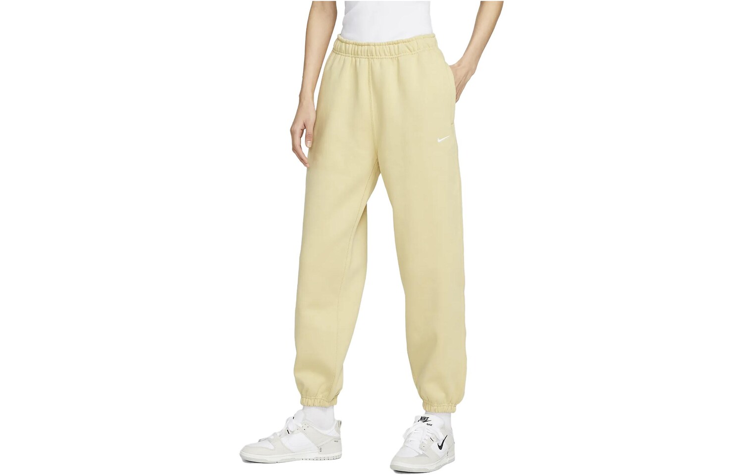 Трикотажные спортивные штаны женские золото/золото Nike
Трикотажные спортивные штаны женские золото/золото Nike