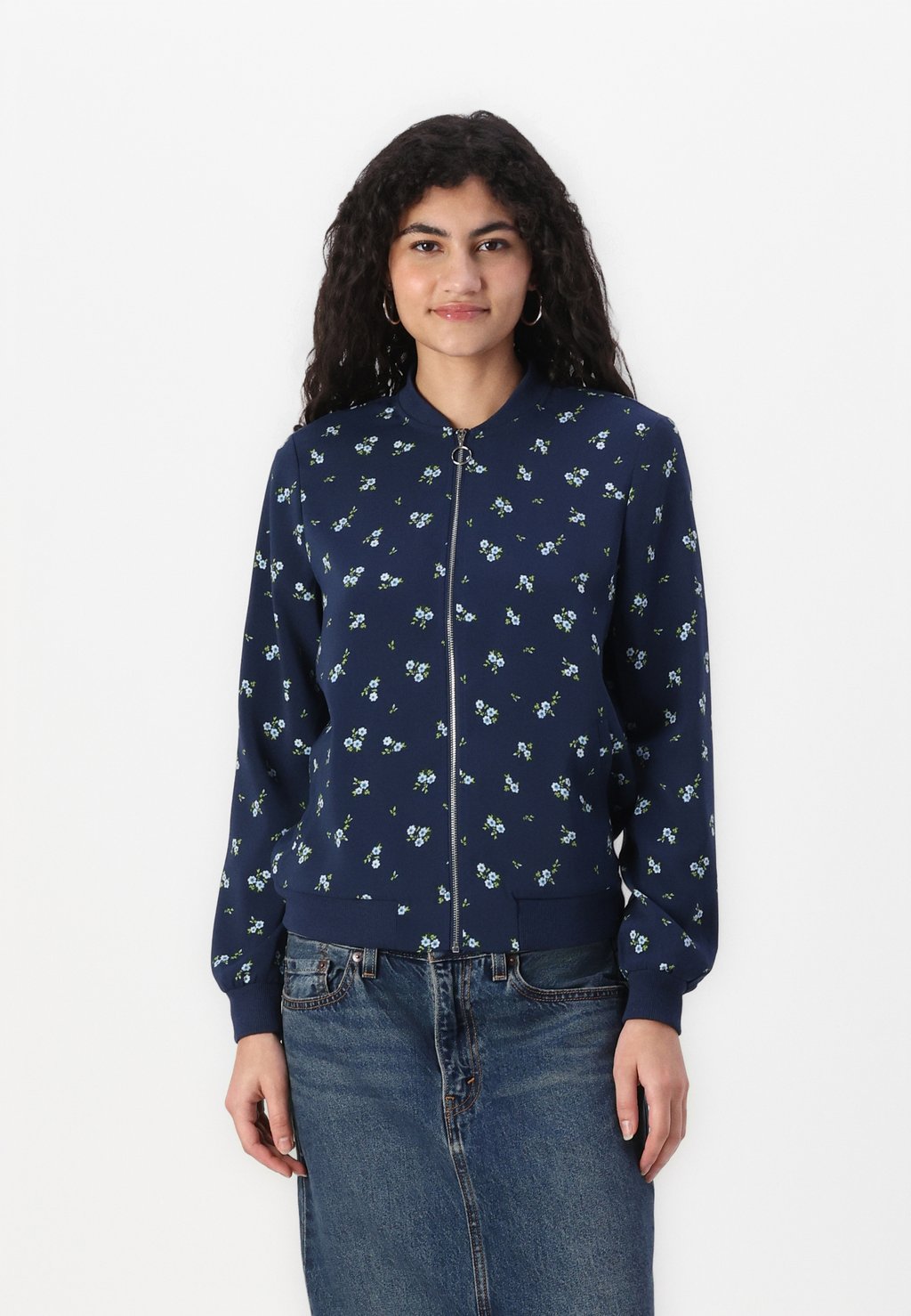 Куртка-бомбер VMCOCO Vero Moda, темно-синий
Куртка-бомбер VMCOCO Vero Moda, темно-синий