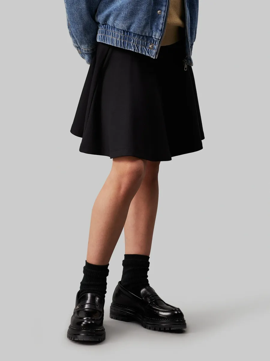 Мини-юбка Calvin Klein Jeans "PUNTO TAPE A LINE SKIRT", для детей до 16 лет, с надписью логотипа Calvin Klein, цвет Ck Black
Мини-юбка Calvin Klein Jeans "PUNTO TAPE A LINE SKIRT", для детей до 16 лет, с надписью логотипа Calvin Klein, цвет Ck Black