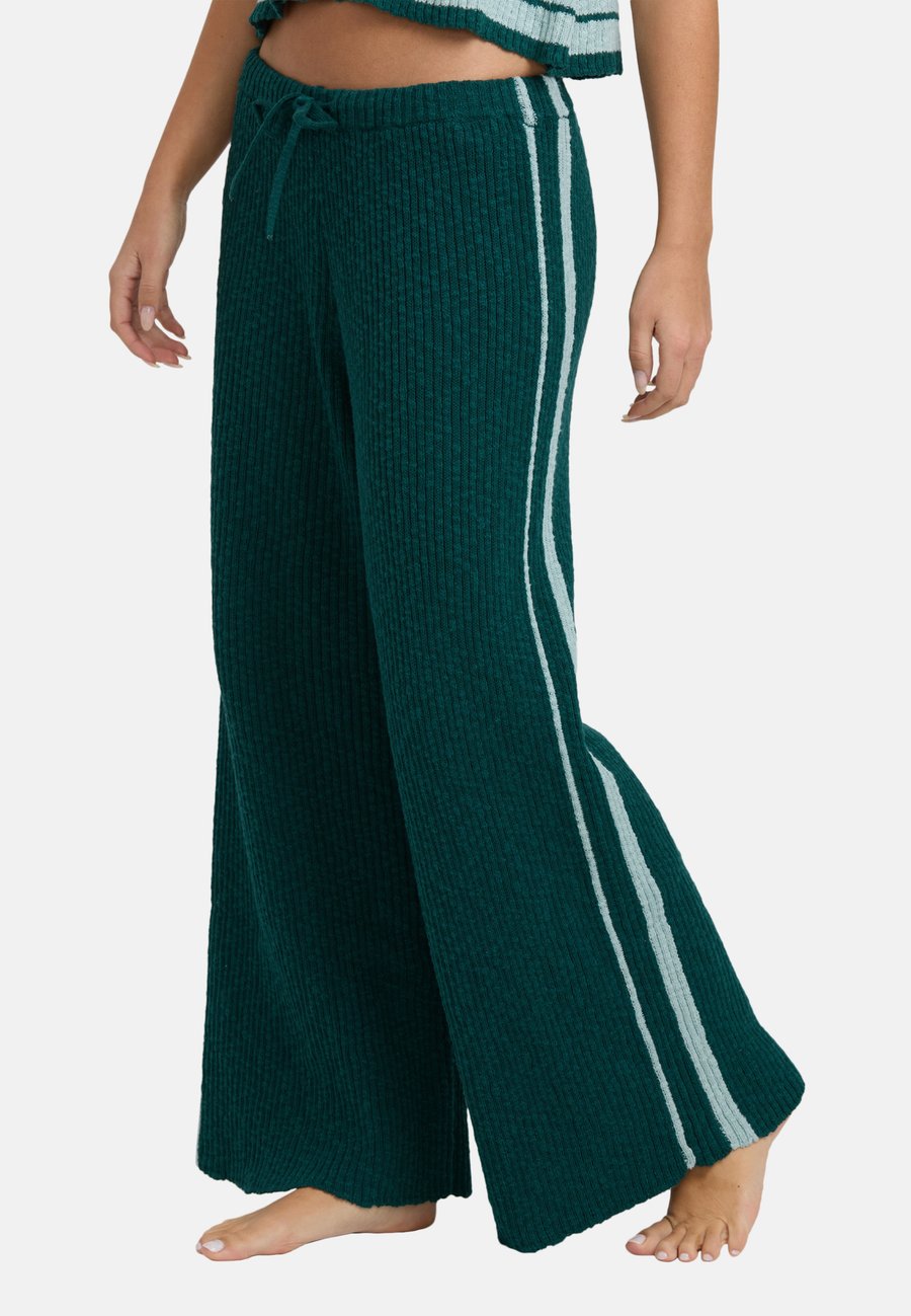 Пижамные брюки Billabong Pyjama bottoms, Sug/Green
Пижамные брюки Billabong Pyjama bottoms, Sug/Green
