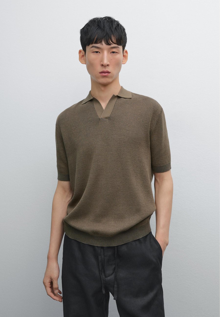 Поло Massimo Dutti TEXTURED V-NECK, Khaki
Поло Massimo Dutti TEXTURED V-NECK, Khaki
