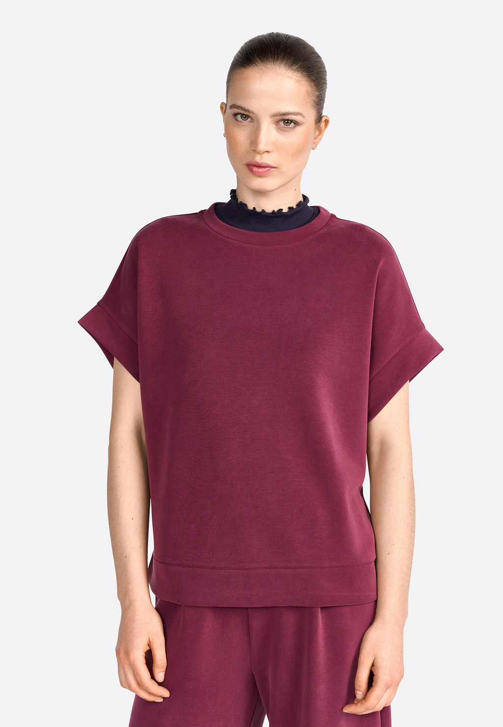 Базовая футболка Rich & Royal, бургундия
Базовая футболка Rich & Royal, бургундия