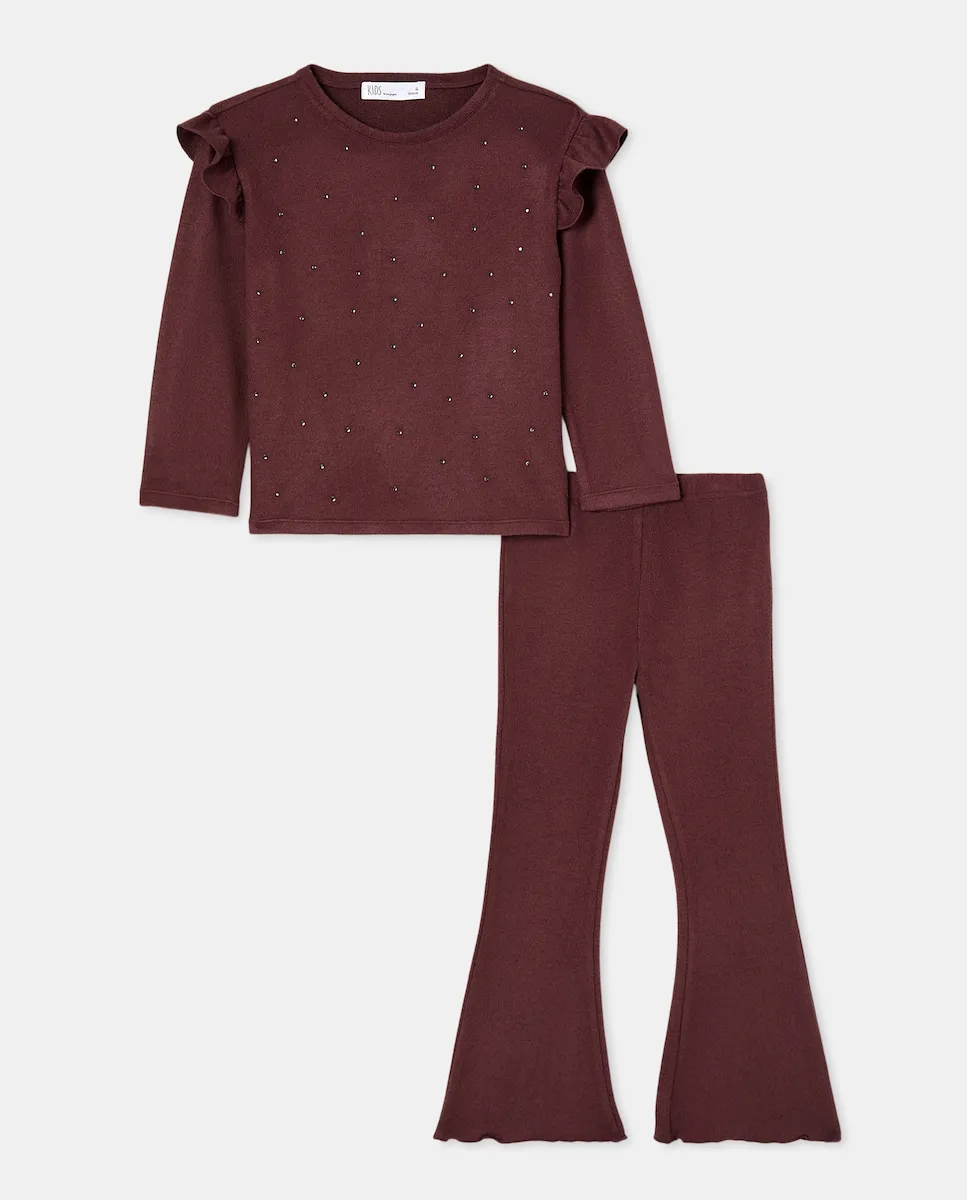 Комплект топ с вырезом, украшенный стразами и воланами, и расклешенные брюки для девочки Kids El Corte Inglés, бордовый
Комплект топ с вырезом, украшенный стразами и воланами, и расклешенные брюки для девочки Kids El Corte Inglés, бордовый