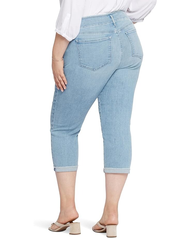 Джинсы NYDJ Plus Size Chloe Capris Hollywood Waistband & Cuff in Promise, цвет Promise
Джинсы NYDJ Plus Size Chloe Capris Hollywood Waistband & Cuff in Promise, цвет Promise
