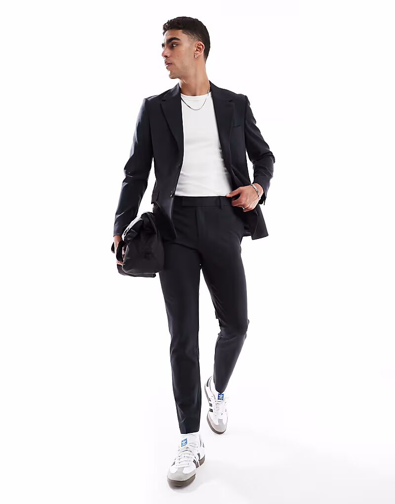 Узкие брюки ASOS DESIGN из ткани стретч черного цвета, тянущейся в четырех направлениях
Узкие брюки ASOS DESIGN из ткани стретч черного цвета, тянущейся в четырех направлениях