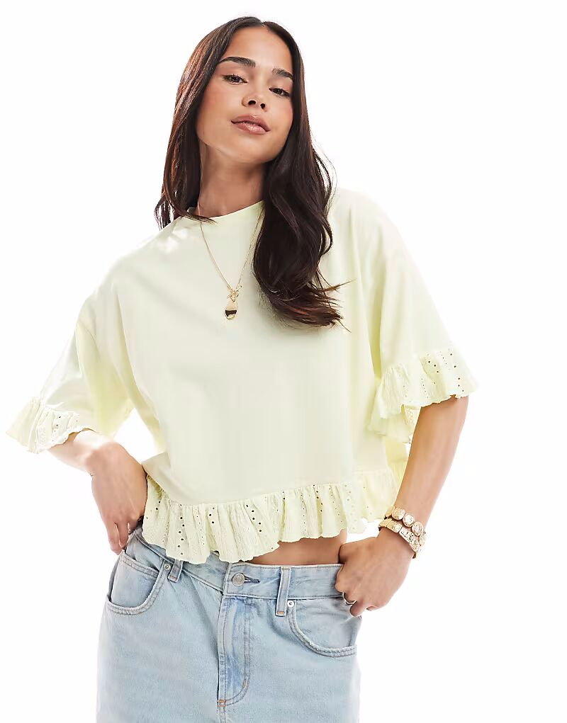 Футболка Miss Selfridge с оборками по подолу цвета сливочного масла
Футболка Miss Selfridge с оборками по подолу цвета сливочного масла