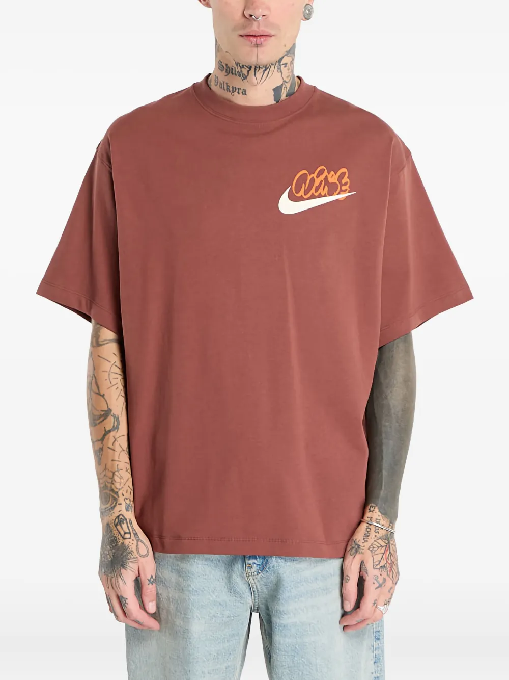 Футболка с графикой Swoosh Nike, коричневый
Футболка с графикой Swoosh Nike, коричневый