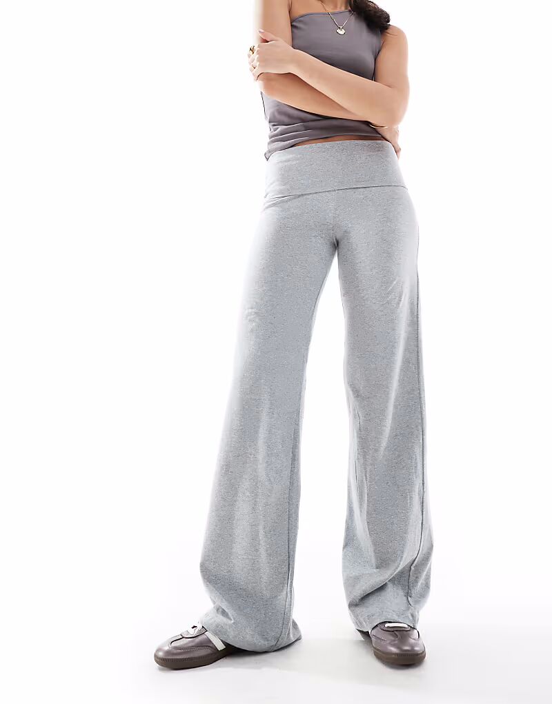 Прямые брюки Cotton On 90s bella серого цвета Cotton:On
Прямые брюки Cotton On 90s bella серого цвета Cotton:On