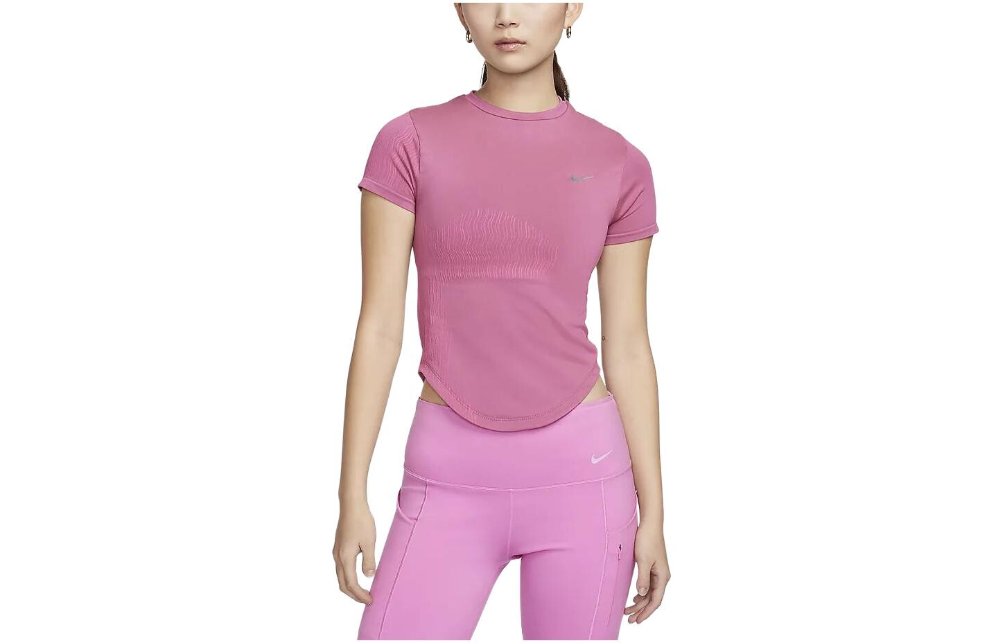 Футболка женская Magic Powder Nike
Футболка женская Magic Powder Nike