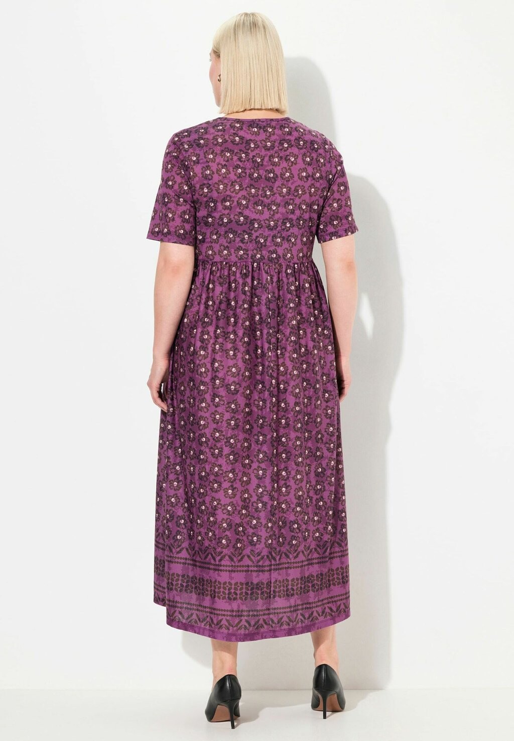 Платье из джерси NECK BORDER PRINT EMPIRE Ulla Popken, темно-фиолетовый
Платье из джерси NECK BORDER PRINT EMPIRE Ulla Popken, темно-фиолетовый