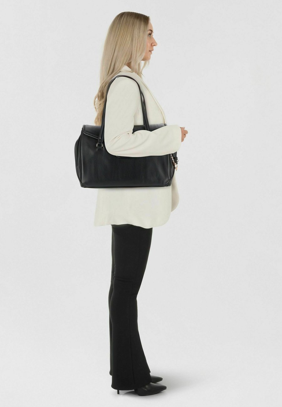 Сумка LIU JO DYANI , Nero/Black
Сумка LIU JO DYANI , Nero/Black