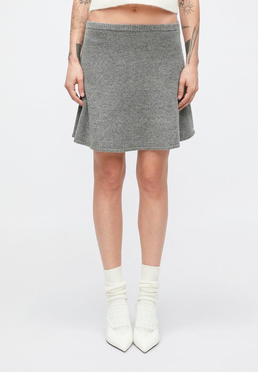 Юбка DESIGNERS REMIX CARMEN FLARE SKIRT, Grey Melange/Grey
Юбка DESIGNERS REMIX CARMEN FLARE SKIRT, Grey Melange/Grey